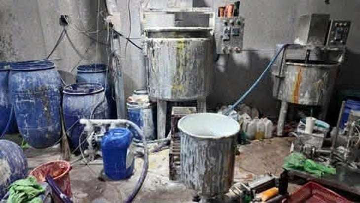 Mỹ phẩm giả - Ảnh 1.