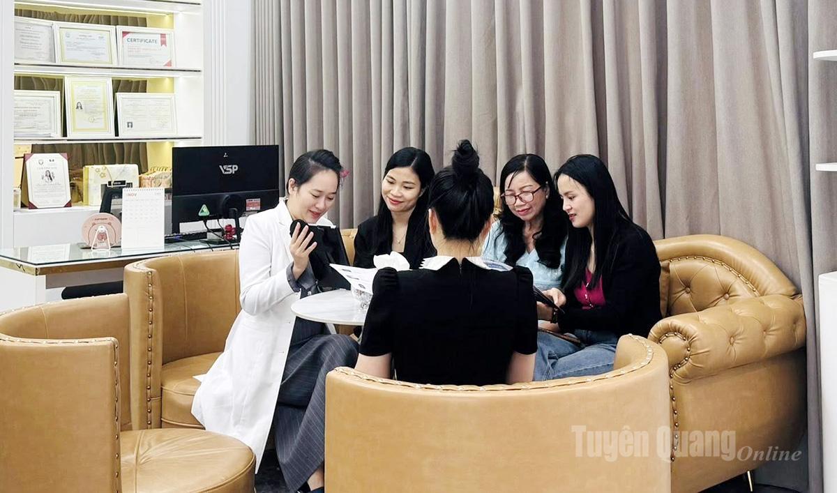 Skönhetskonsult på Sao Viet International Aesthetic Clinic Tuyen Quang.