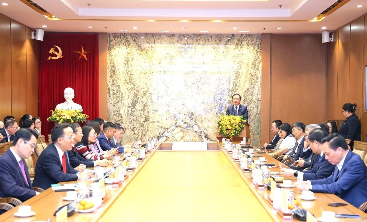 Lễ ký kết hợp đồng chia sản phẩm dầu khí (PSC) Lô 01/97&02/97. Ảnh: PVEP.