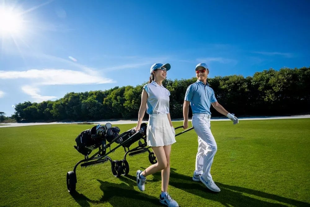 De Vinpearl Phu Quoc Golfbaan ligt midden in het oerbos.