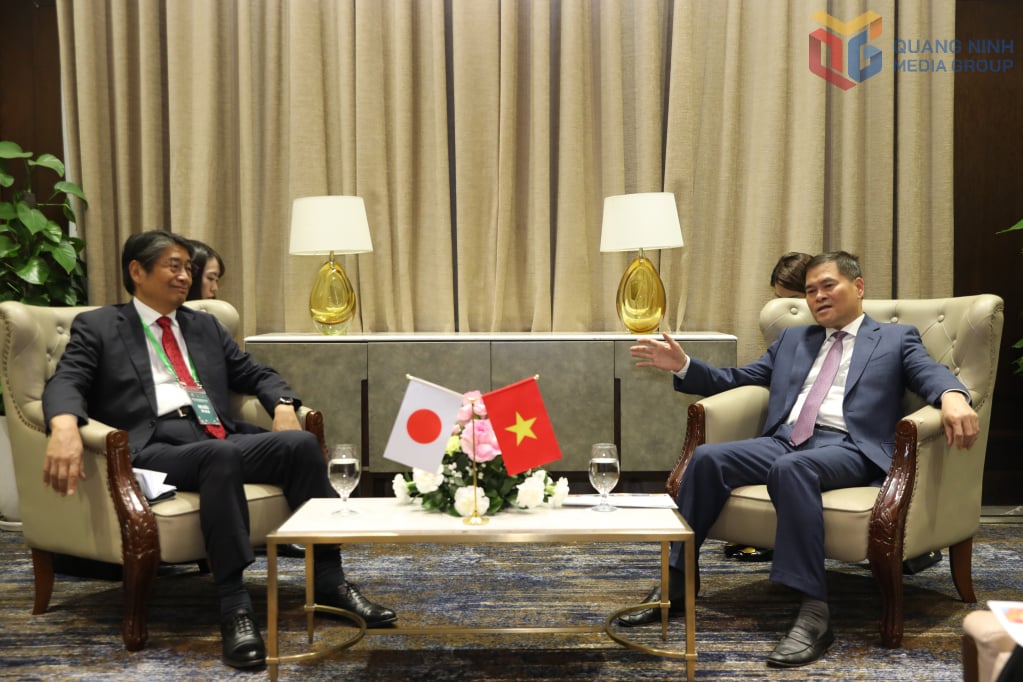 Chairman of the Provincial People's Committee Bui Van Khang met with the Japanese Ambassador to Vietnam, receiving Catholic missionaries from the Japan-Viet Alliance of Friendly Senators-2.jpg