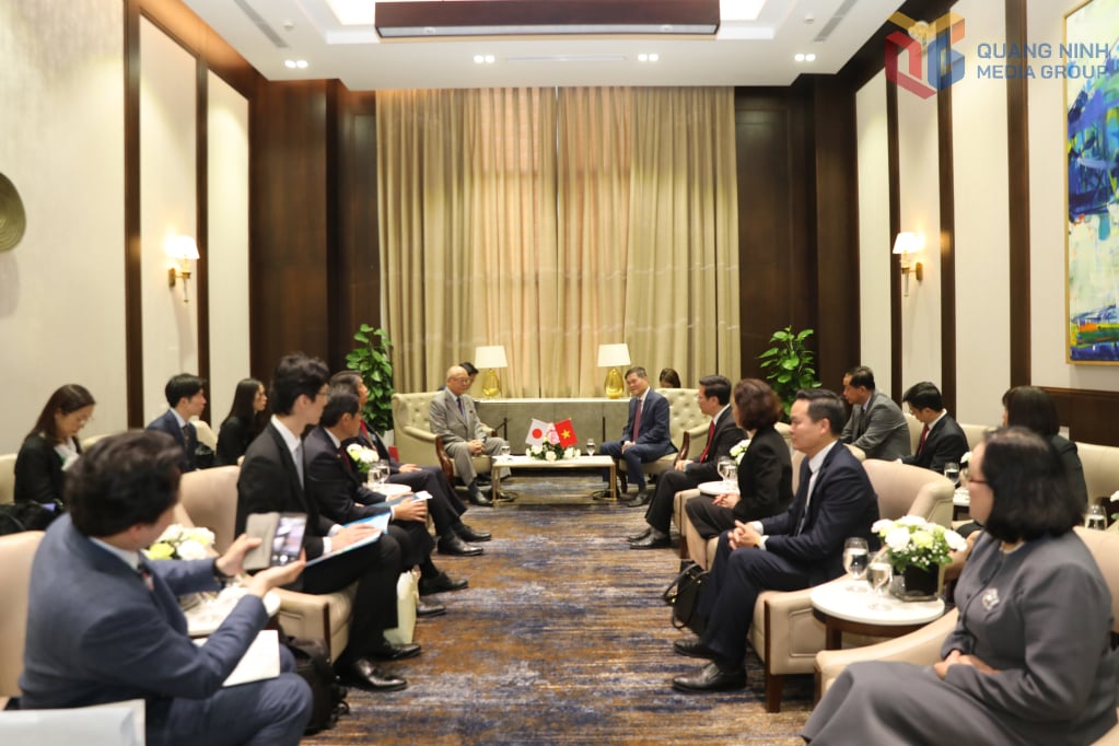 Chairman of the Provincial People's Committee Bui Van Khang met with the Japanese Ambassador to Vietnam, receiving Catholic missionaries from the Japan-Viet Alliance of Friendly Senators-3.jpg