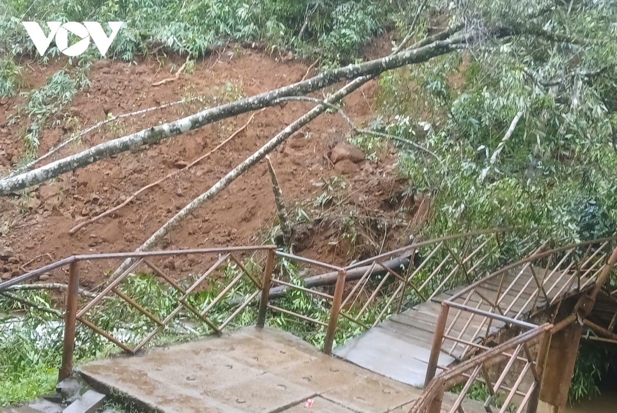 Quảng Ngãi: Tạm dừng hoạt động điểm du lịch Thác Pa Sỹ do mưa lũ gây hư hỏng hạ tầng - Ảnh 3.