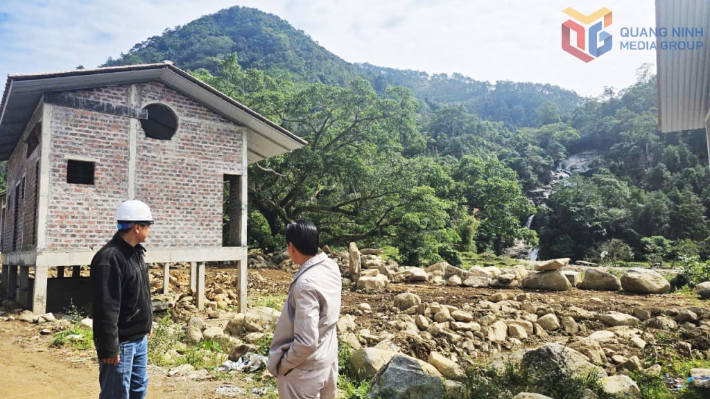 O projeto de ecoturismo da cachoeira Khe Van, na comuna de Binh Lieu, está sendo implementado ativamente.