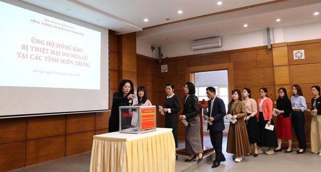 Cổng thông tin điện tử Chính phủ quyên góp, ủng hộ đồng bào lũ lụt miền Trung- Ảnh 2.