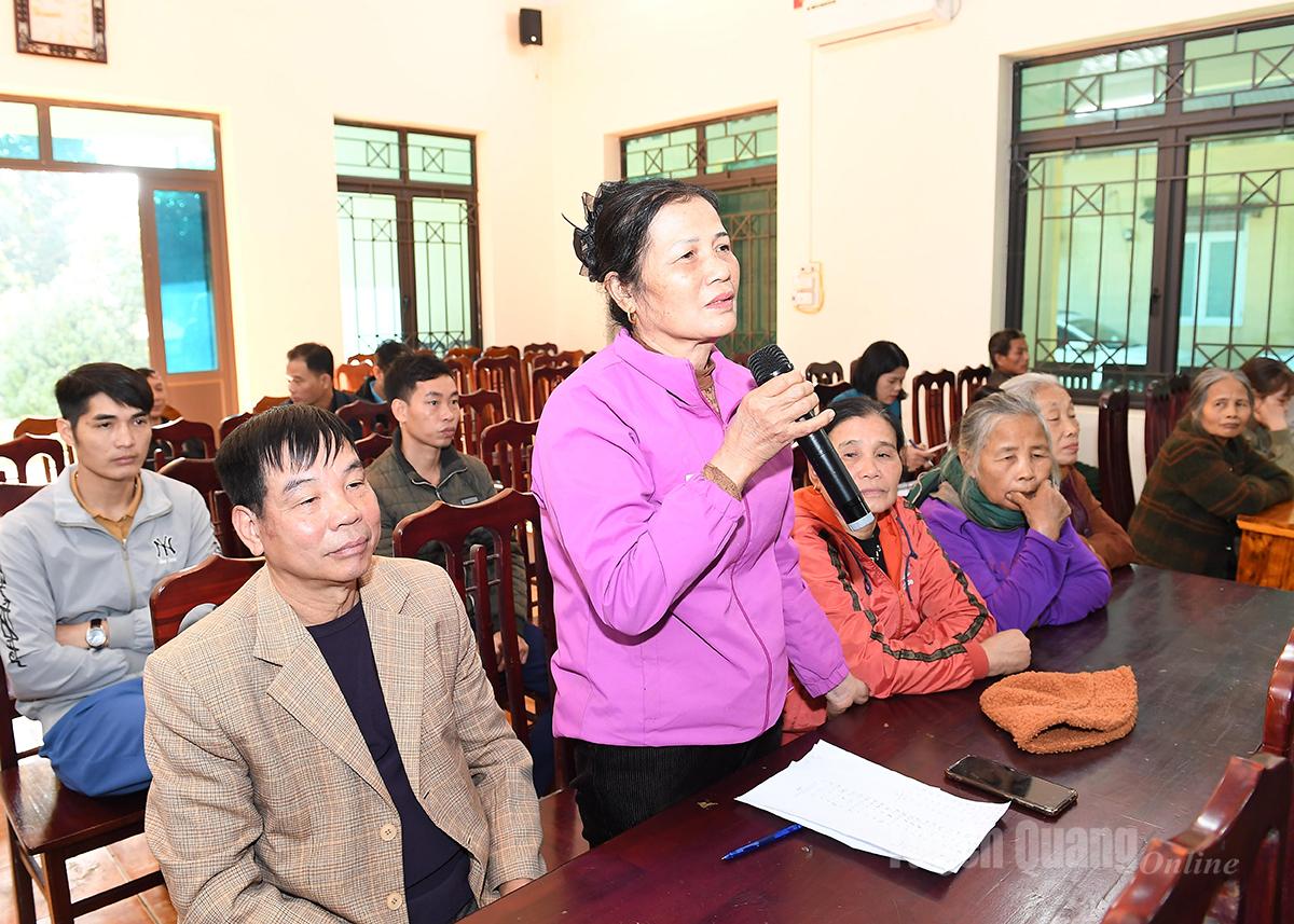 쉬안반 사의 유권자들은 회의에서 자신의 의견을 표명했습니다.