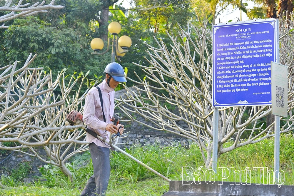 Odwiedź Pomnik Bohatera Cu Chinh Lan – historyczny punkt na trasie turystycznej Thung Nai