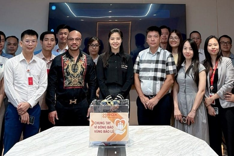 Hoạt động quyên góp ủng hộ đồng nghiệp, đồng bào chịu ảnh hưởng bão lũ tại ROX. Ảnh: ROX.