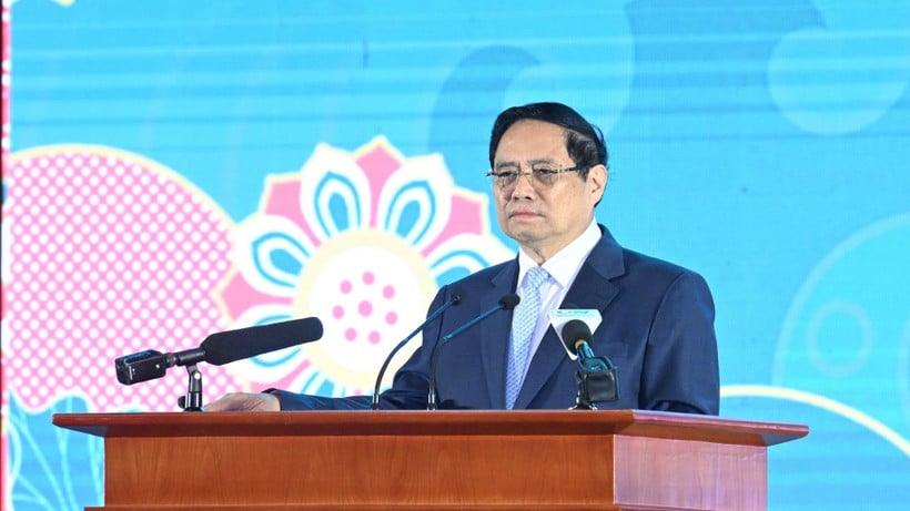 প্রধানমন্ত্রী ফাম মিন চিন ফোরামে বক্তব্য রাখছেন। (ছবি: ট্রান হাই)