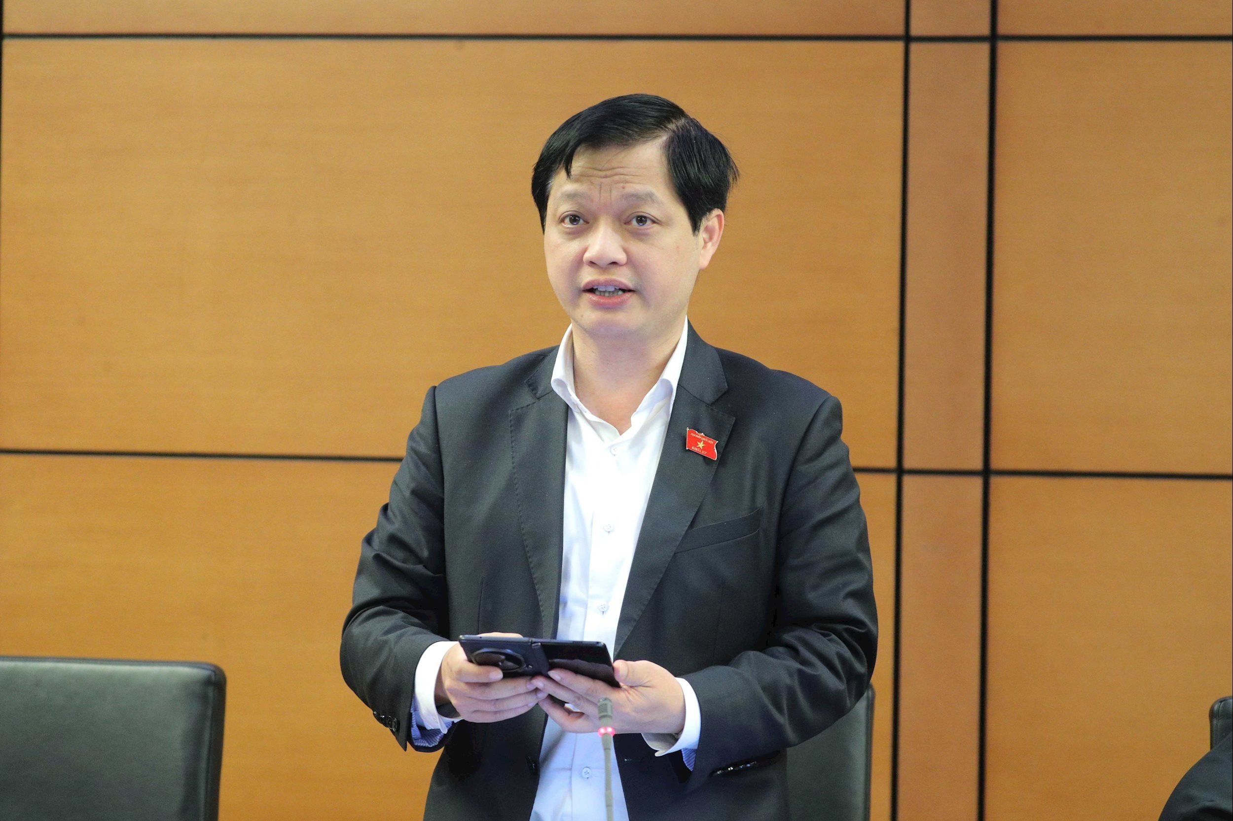 국회의원 응우옌 하이 남(후에)