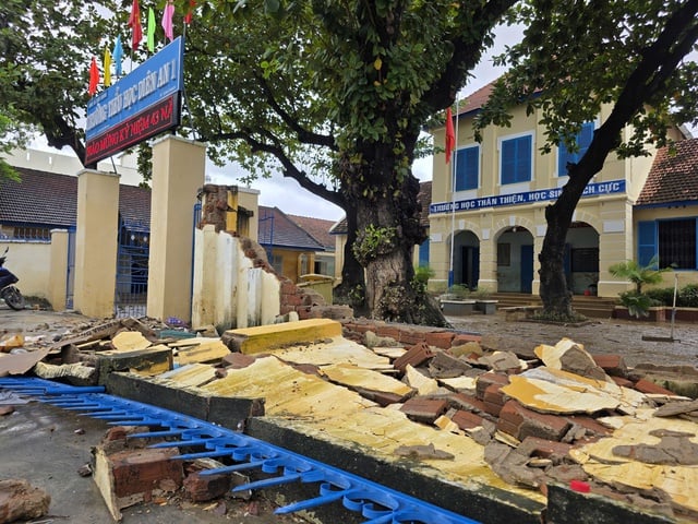 Khánh Hòa: Bao giờ học sinh vùng ngập quay lại lớp học?- Ảnh 1.