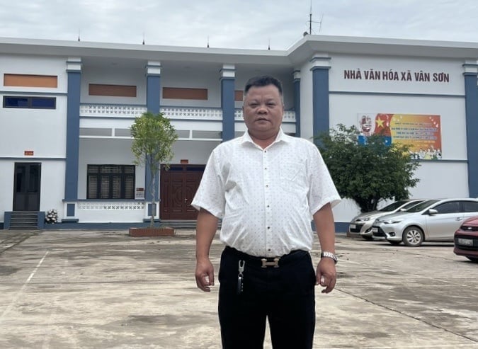 Ông Đàm Văn Lịch cho rằng xã sẽ chú trọng phát triển mô hình trồng rừng kết hợp với cây nông nghiệp. Ảnh: Dũng Thiệu.