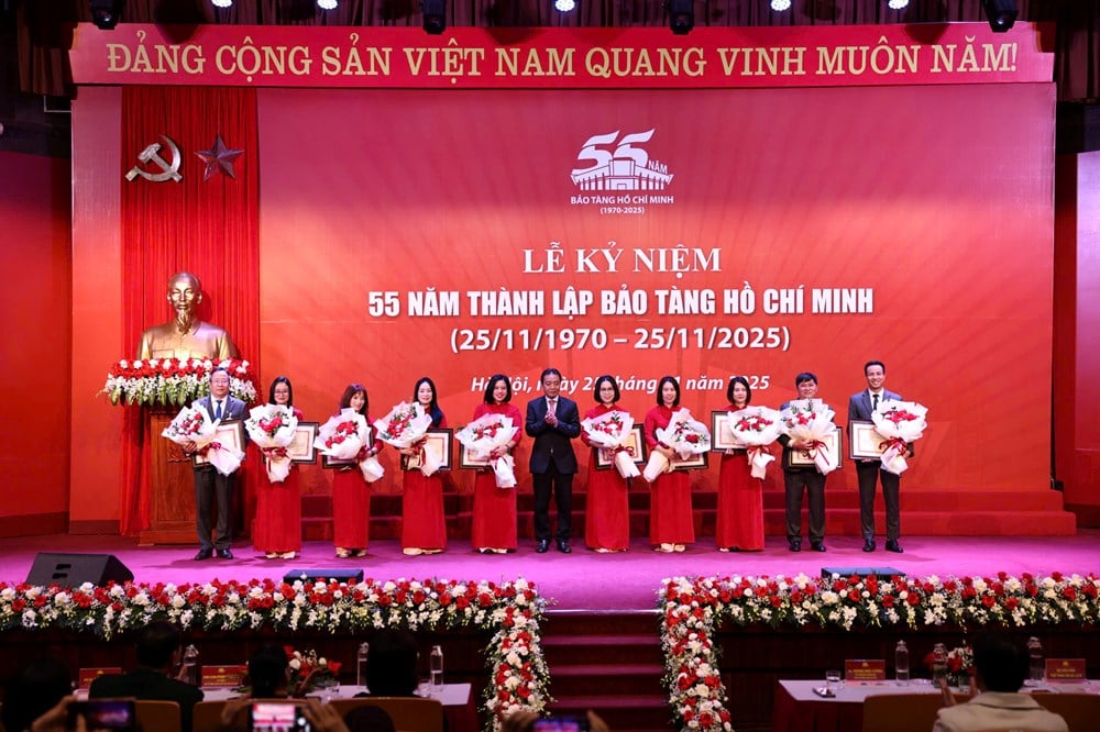 55-летний путь сохранения и распространения ценностей наследия президента Хо Ши Мина - фото 6
