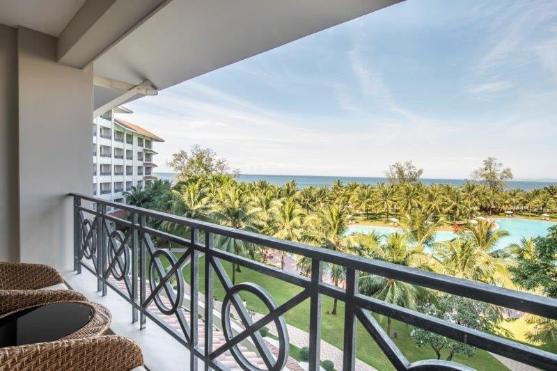 Интерьер номера современный и изысканно оформлен.