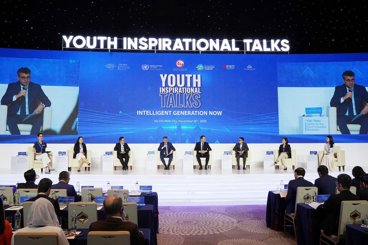 Talkshow 'Intelligent Generation NOW' (Thế hệ thông minh đương thời) quy tụ hơn 500 bạn trẻ tiêu biểu cùng lãnh đạo Chính phủ, lãnh đạo TP.HCM, các tổ chức quốc tế, doanh nghiệp và chuyên gia hàng đầu. Ảnh: BTC.