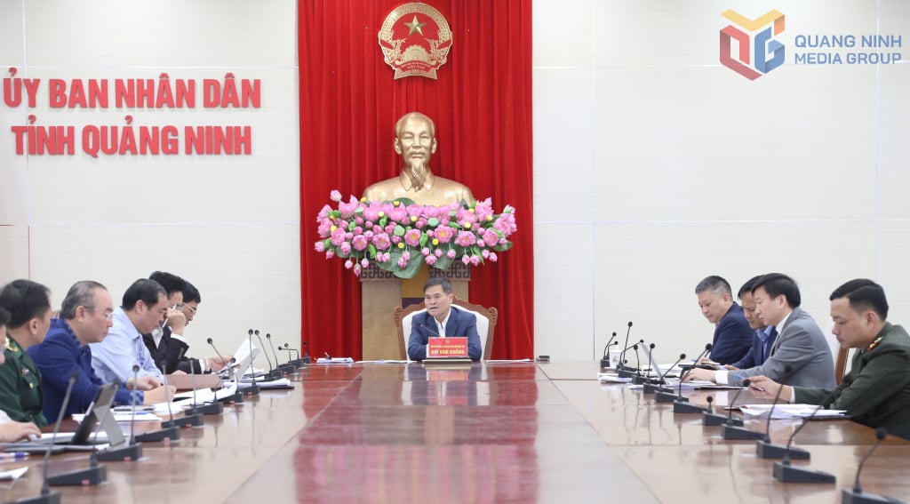 कॉमरेड बुई वान खांग, प्रांतीय पार्टी समिति के उप सचिव, प्रांतीय जन समिति के अध्यक्ष