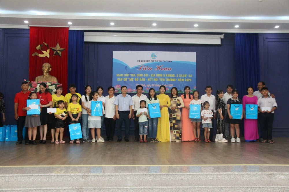 Цифровая эпоха и необходимость продвижения гендерного равенства в Тэйнине