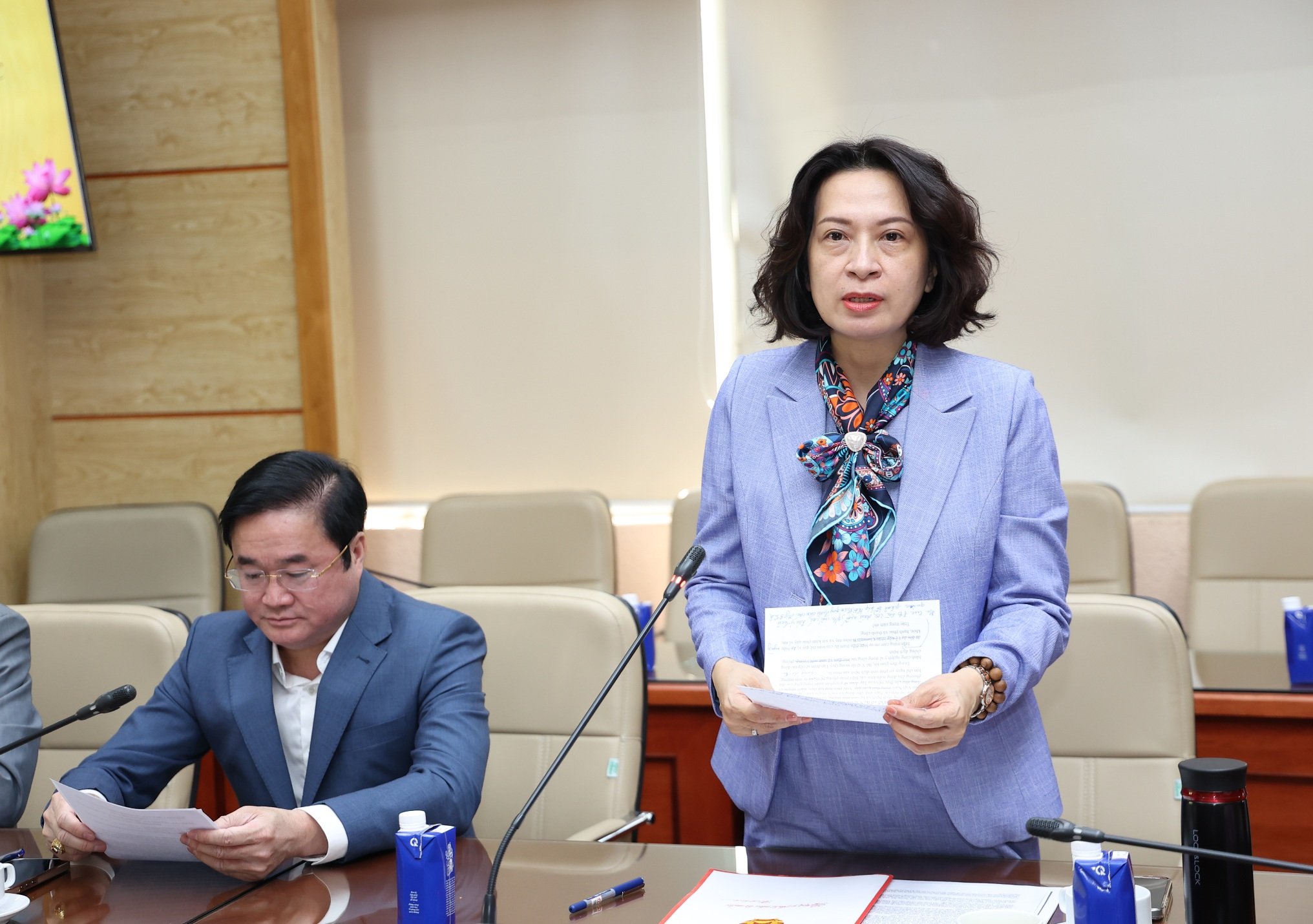 Bộ Y tế tiếp nhận 20 tấn hoá chất để hỗ trợ các địa phương khu vực Trung Bộ và Tây Nguyên khắc phục hậu quả mưa lũ - Ảnh 1.