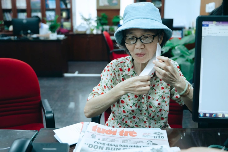 Ước có nhiều tiền để có thể giúp bà con miền Trung nhiều hơn - Ảnh 1.