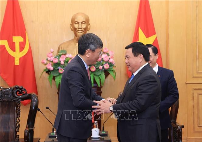 כיתוב לתמונה