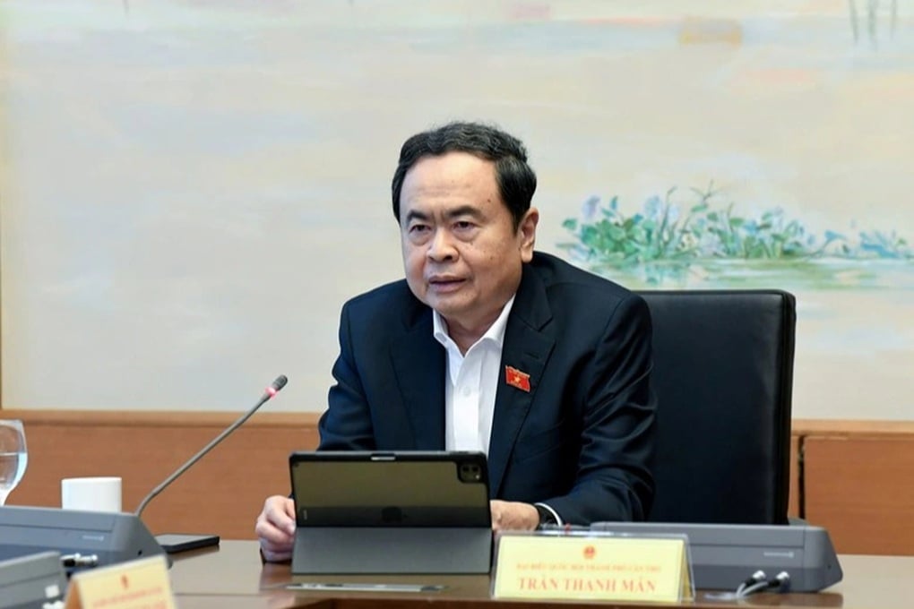 ประธานสภาฯ : ต้องเน้นอบรมคุณธรรมจริยธรรมทั้งครูและนักเรียน - 1