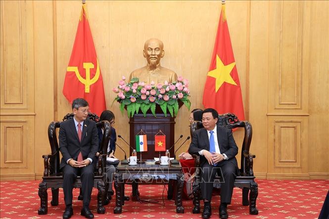 כיתוב לתמונה