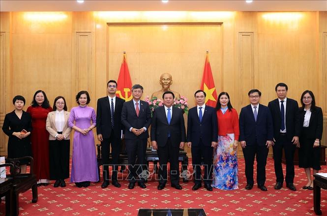 כיתוב לתמונה