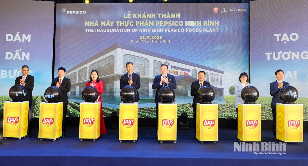 Delegații au oficiat ceremonia de inaugurare a fabricii alimentare PepsiCo Ninh Binh.