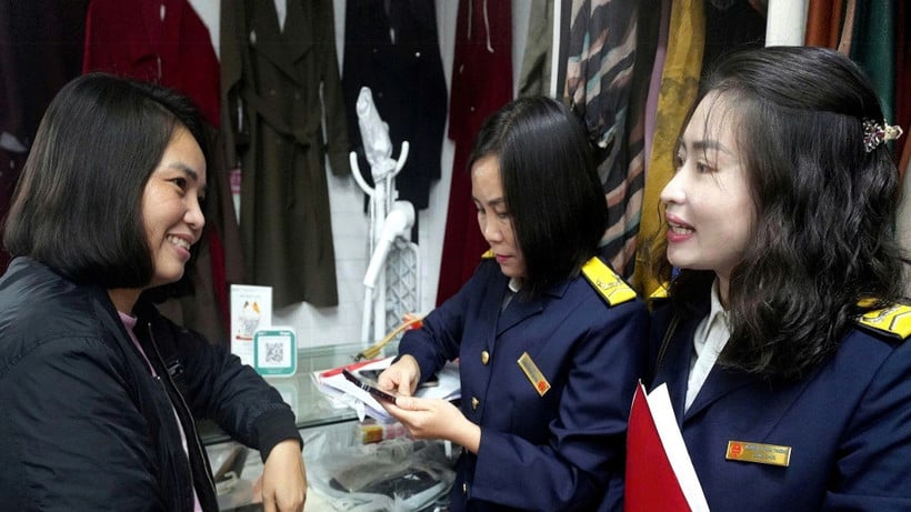 Pegawai Cukai Wilayah Nghe An Bertemu untuk Menyokong Isi Rumah Perniagaan dalam Mematuhi Undang-undang Cukai