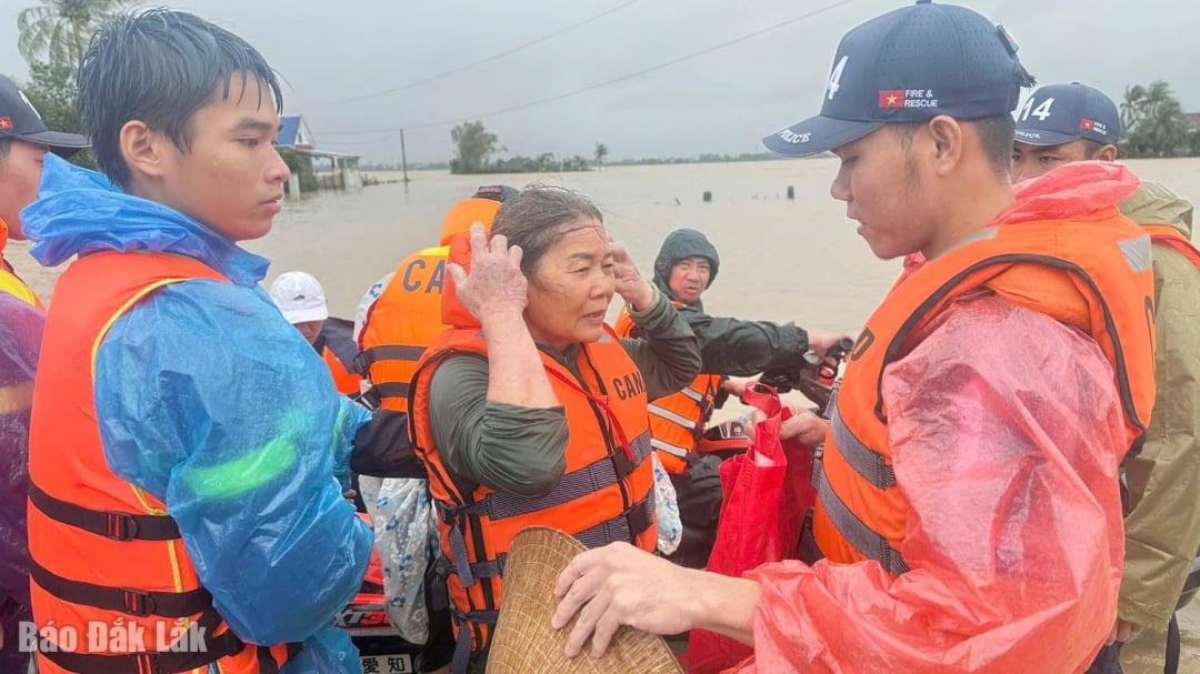 لوگ متاثر ہوئے اور فوری طور پر بچائے جانے پر خوش ہوئے۔