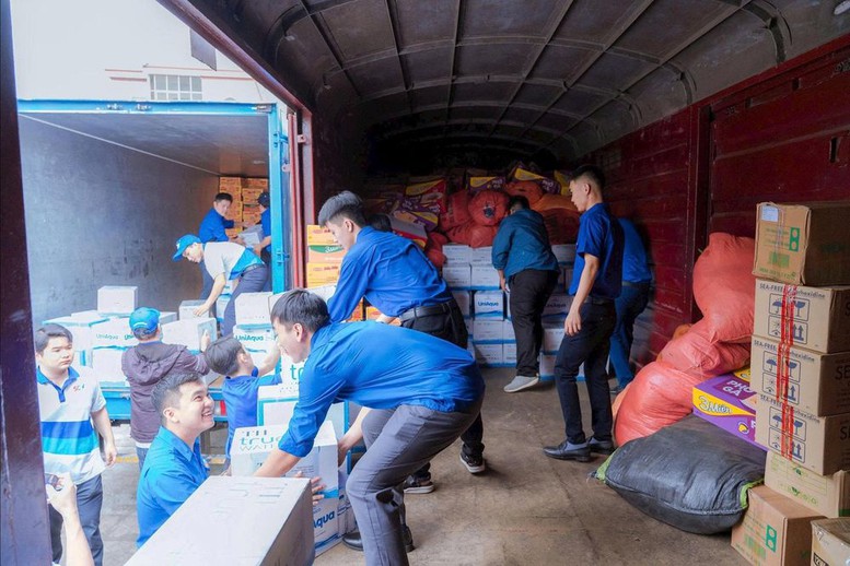 Dự kiến khôi phục tuyến đường sắt quốc gia vào sáng mai, 26/11- Ảnh 1.