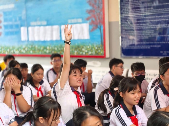 Nhiều trường TP HCM thông báo hoàn tiền BHYT cho phụ huynh - Ảnh 2.