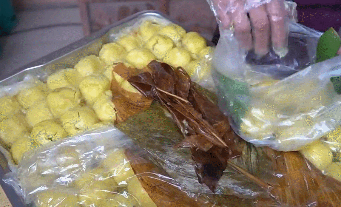 большой палец торта «Тянь Хай» с куркумой.gif