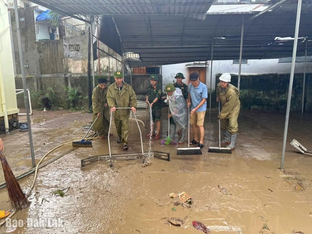 ...oficina del Comité Popular de la Comuna