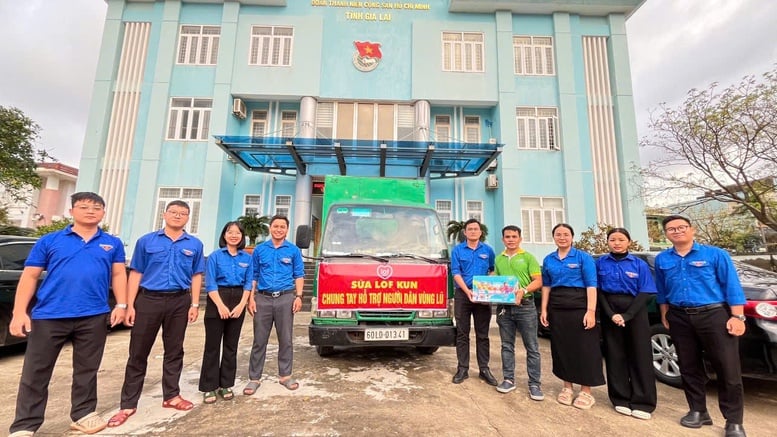 Sữa LOF Kun và những chuyến xe không ngừng nghỉ đi về phía đồng bào- Ảnh 2.