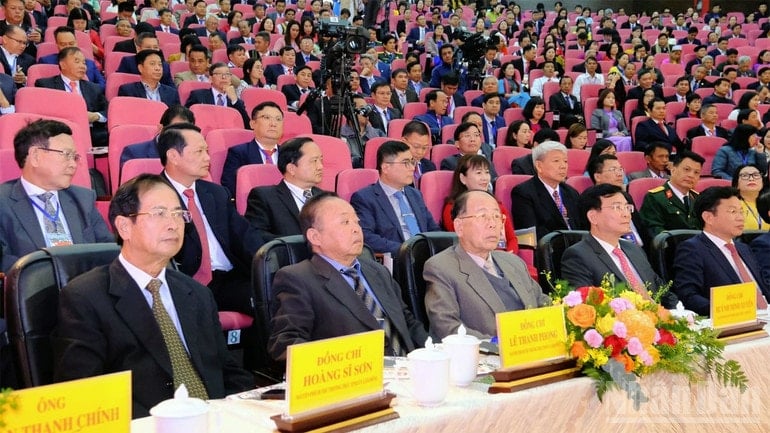 Делегаты, присутствовавшие на съезде. ndo_br_4.jpg