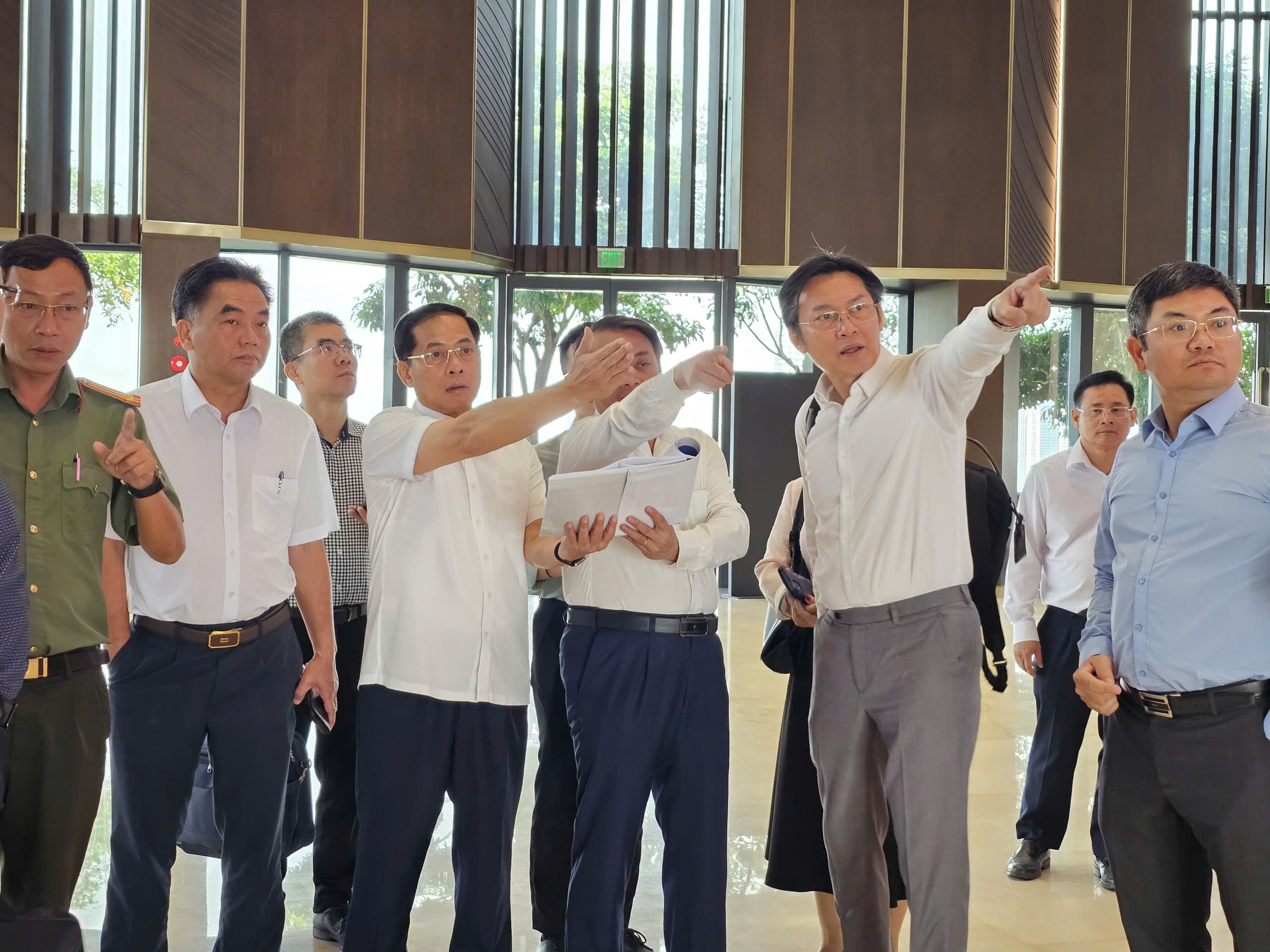 Phó Thủ tướng Bùi Thanh Sơn kiểm tra tiến độ Diễn đàn kinh tế mùa thu 2025 - Ảnh 1.