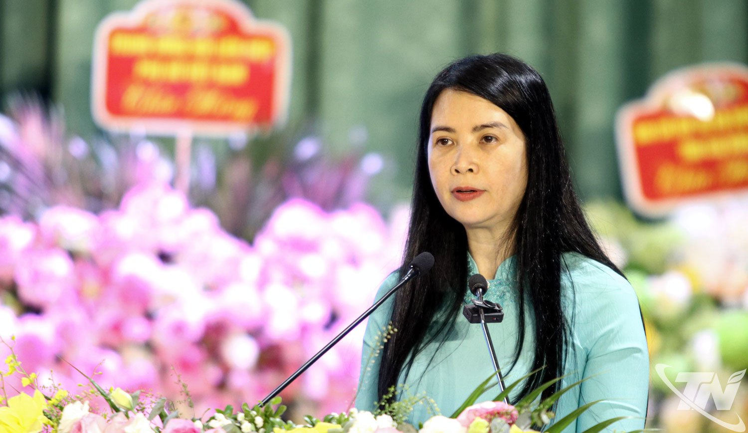 Towarzyszka Tran Lan Huong, stała wiceprzewodnicząca Wietnamskiej Unii Kobiet, przemawiała na Kongresie.