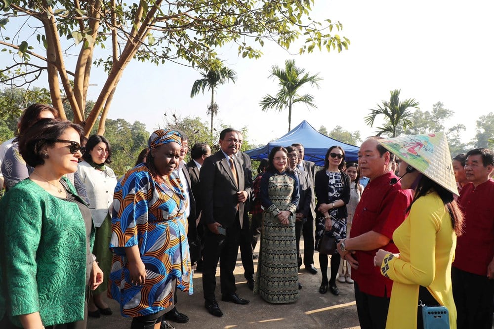Goście zagraniczni chętnie poznają kulturę wietnamskich grup etnicznych – zdjęcie 7