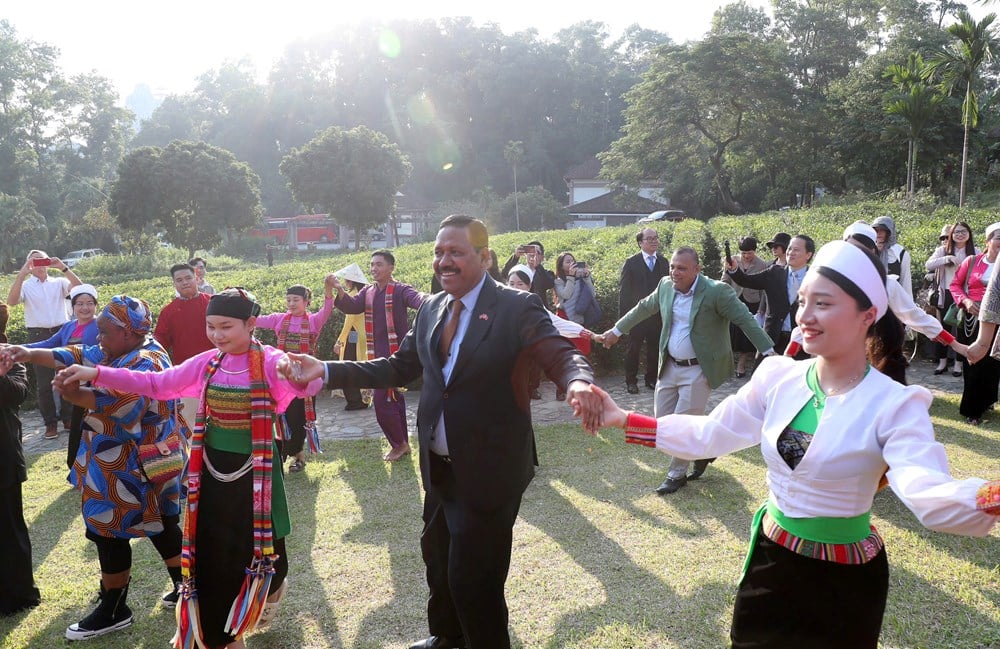 Goście zagraniczni chętnie poznają kulturę wietnamskich grup etnicznych – zdjęcie 8