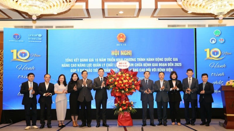 Sağlık Bakanlığı yetkilileri, 