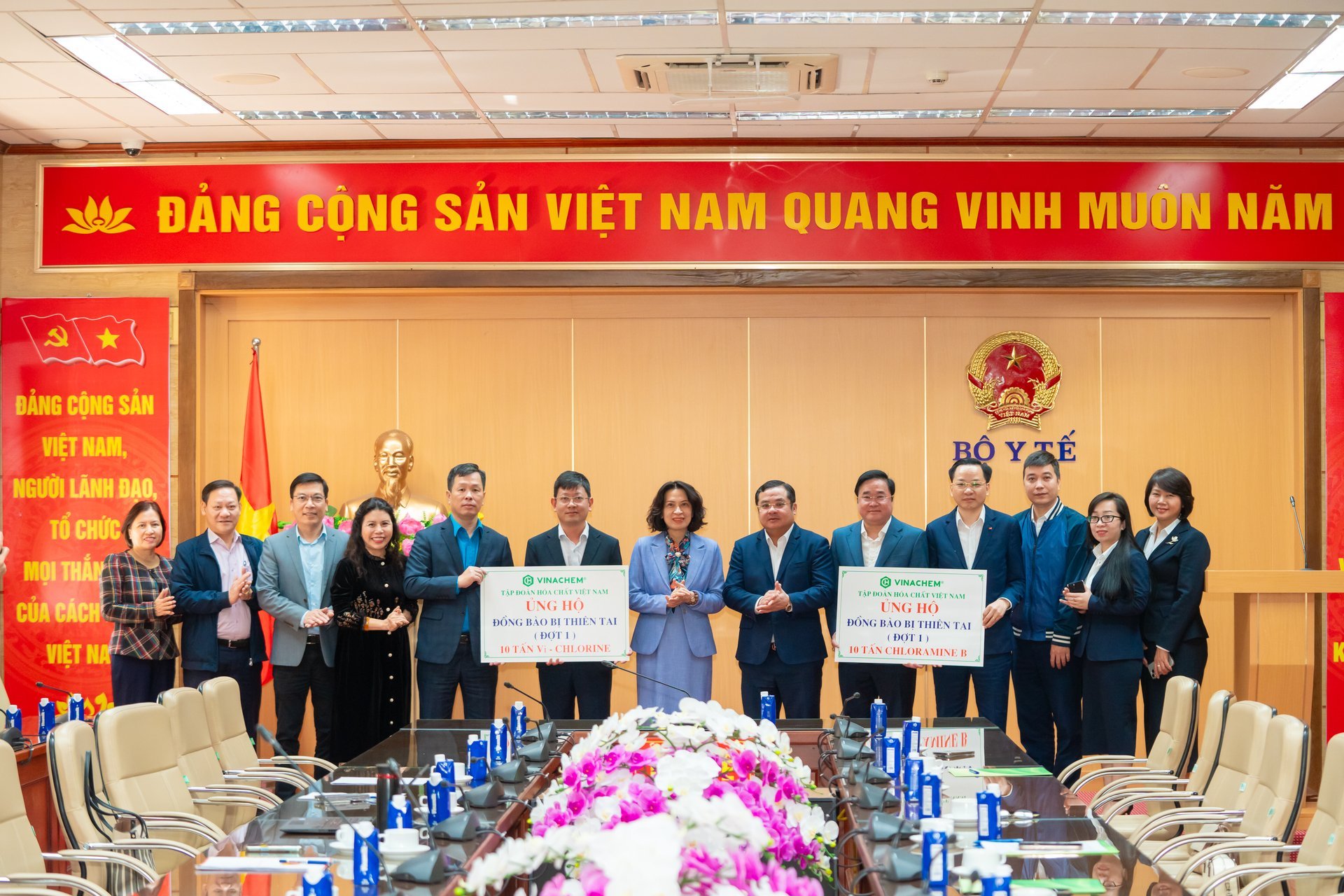 Sự đồng hành này là minh chứng rõ nét cho cam kết trách nhiệm xã hội của Vinachem, chung tay cùng Chính phủ bảo vệ sức khỏe cộng đồng trong các tình huống thiên tai và dịch bệnh. Ảnh: Vinachem.