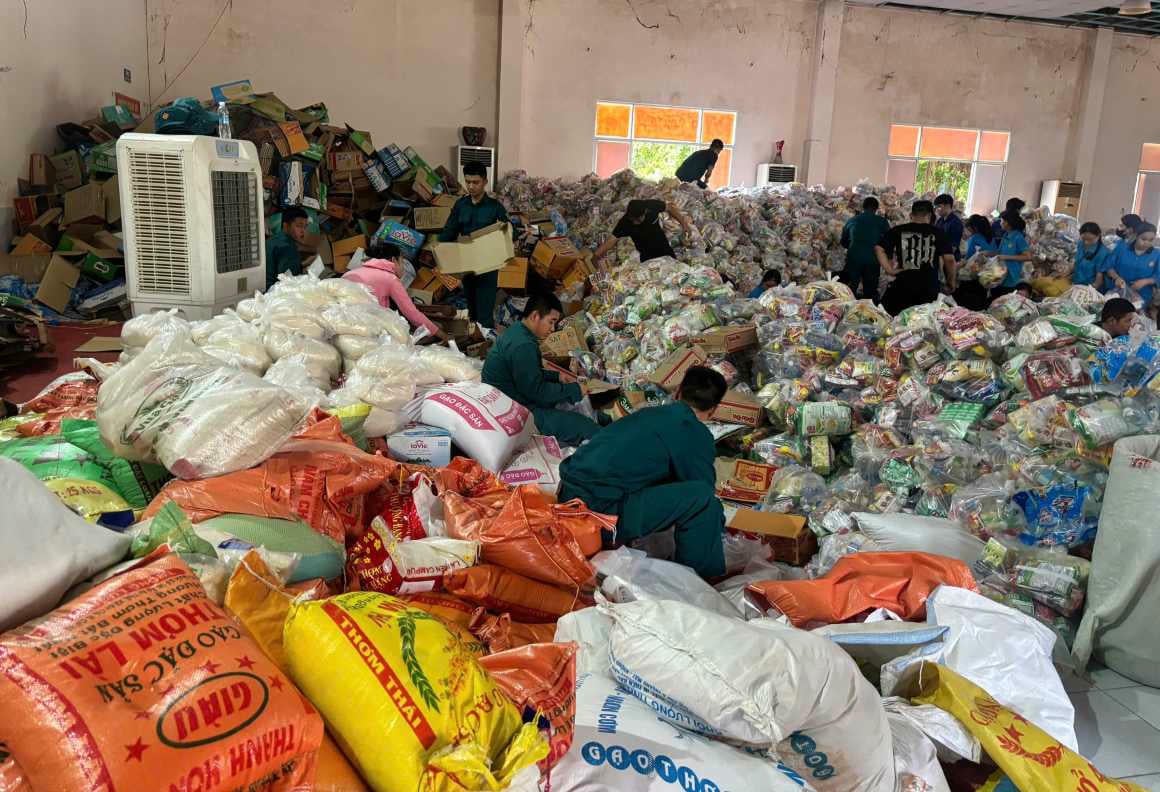 বিন ডুওং এলাকার হো চি মিন সিটি ট্রেড ইউনিয়নে পণ্য সংগ্রহ করা হয়। (ছবি: ডি.টি.)