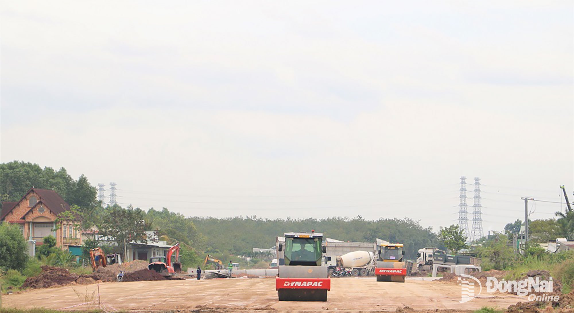 Výstavba 1. komponenty projektu dálnice Bien Hoa - Vung Tau. Foto: Pham Tung