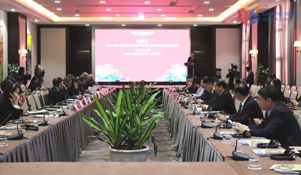 Szene aus Sitzung 2 „Die Reise der Wiedervereinigung: Kulturen verbinden, Freundschaft inspirieren“.