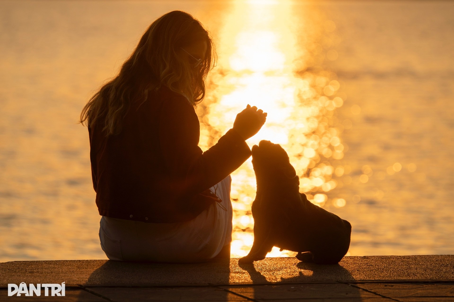 Der goldene Sonnenschein ergoss sich wie Honig in den Sonnenuntergang der ersten Wintertage in Hanoi - 7