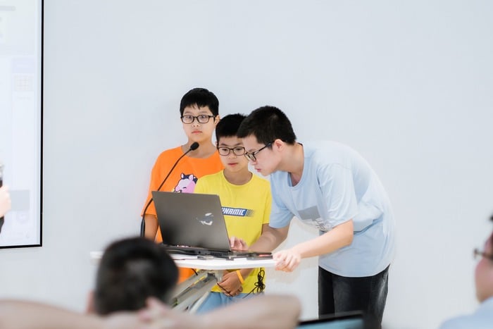 Thí điểm AI trong trường học: Cần có sự đồng hành của gia đình - Ảnh 1.