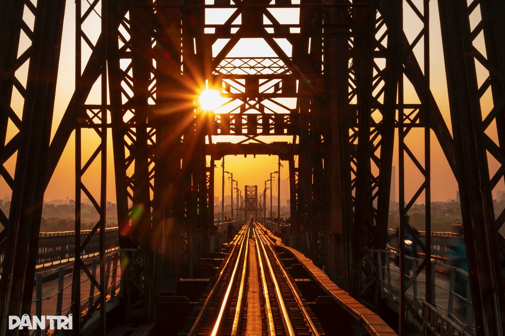 Der goldene Sonnenschein ergoss sich wie Honig in den Sonnenuntergang der ersten Wintertage in Hanoi - 11