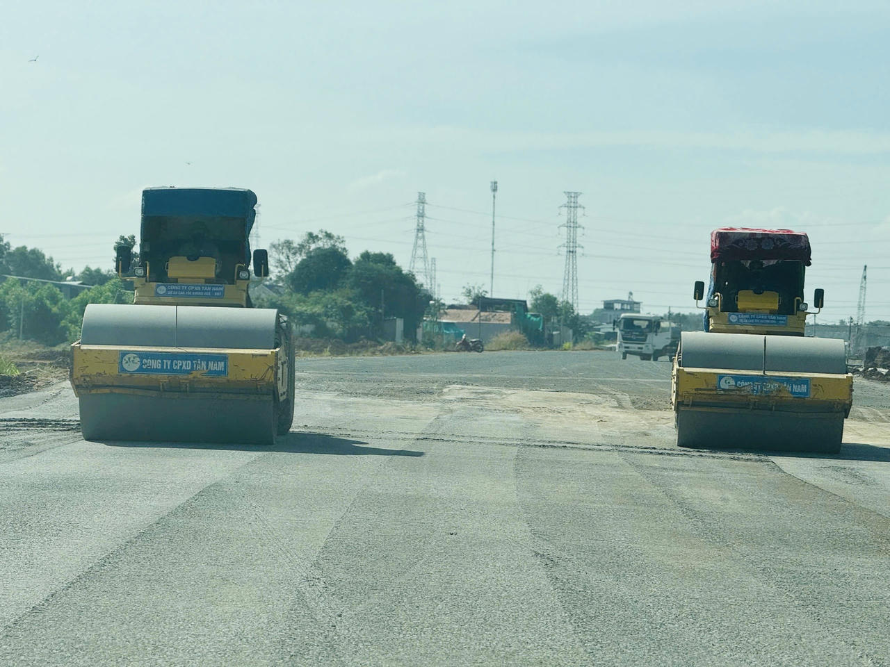 프로젝트 진행률이 계약 가치의 60%를 넘었고, 많은 건설 품목이 계획을 초과 달성했습니다.