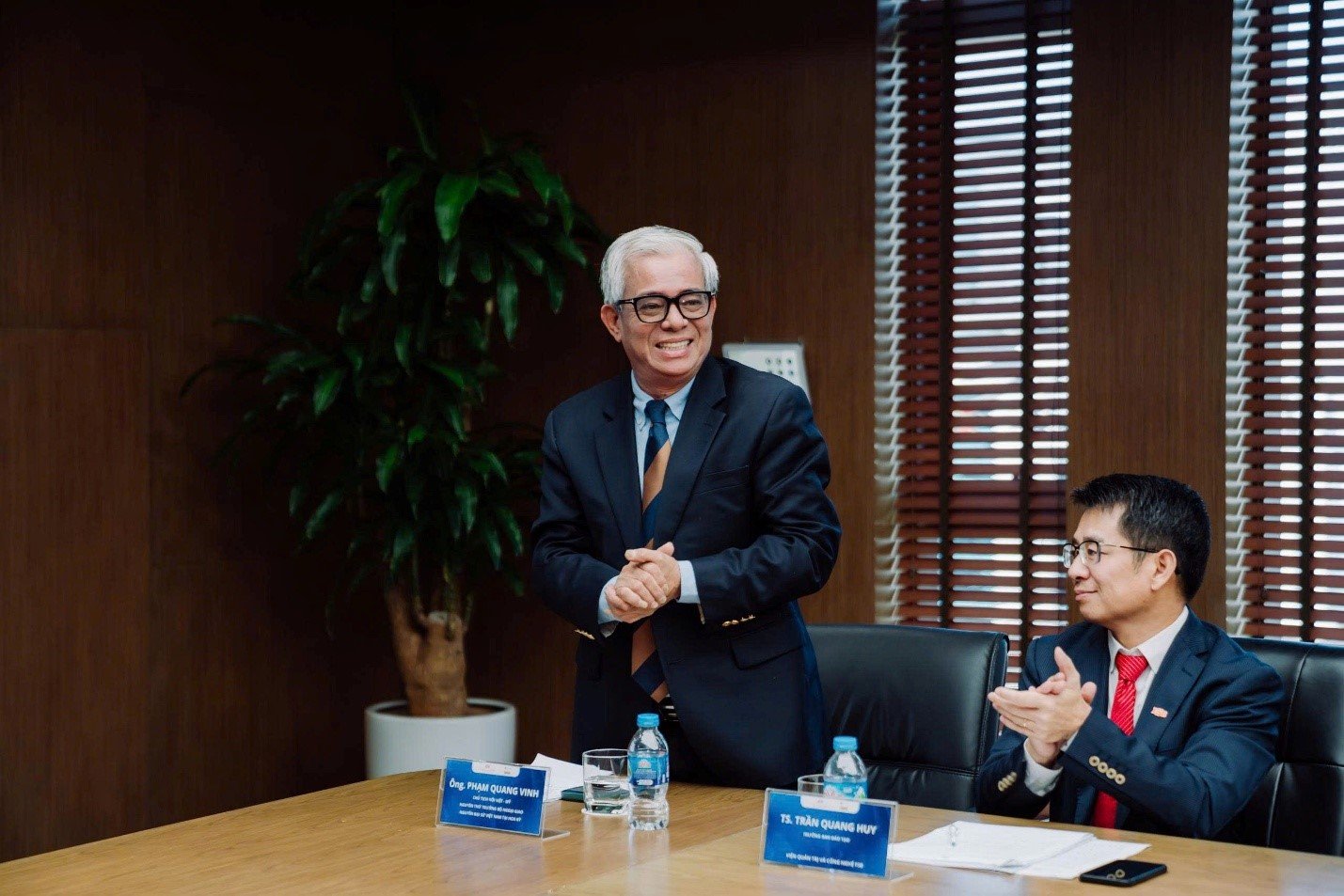 První plně převedený americký standardní MBA ve Vietnamu-3.jpg